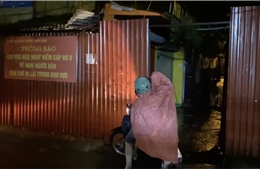 Hà Nội di dân khỏi chung cư nguy hiểm tránh bão Wipha