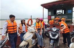 Ngày đầu cán bộ Thủ đô vượt sông Hồng về xã đảo Minh Châu, vận hành bộ máy mới