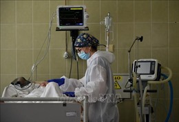 Ukraine ghi nhận số ca nhập viện và tử vong do COVID-19 ở mức kỷ lục