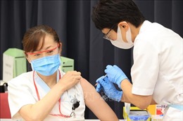 Nhật Bản triển khai tiêm chủng quy mô lớn tại Tokyo và Osaka