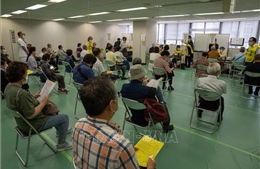 Nhật Bản cân nhắc gia hạn tình trạng khẩn cấp dù ca mắc COVID-19 giảm mạnh