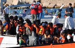 Trên 2.000 người được giải cứu ngoài khơi bờ biển Libya