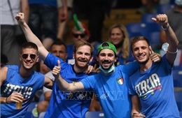 Cổ động viên Italy &#39;hẹn&#39; đội tuyển Pháp ở trận chung kết EURO 2020