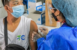 Tăng tốc tiêm chủng vaccine phòng COVID-19 ở Manila, Philippines