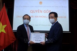 Người Việt tại LB Nga quyên góp ủng hộ Quỹ vaccine phòng COVID-19