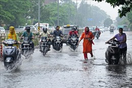 Mưa lớn gây ngập lụt nghiêm trọng tại Ấn Độ