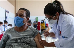 Brazil sẽ tiêm mũi vaccine tăng cường cho người cao tuổi và dễ tổn thương