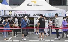 Các chuyên gia y tế Hàn Quốc kêu gọi chính quyền áp đặt lệnh giới nghiêm