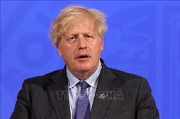 Thủ tướng Anh kêu gọi người dân học cách sống chung với virus