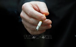 Tỷ lệ thanh niên hút thuốc tại Anh gia tăng trong thời gian giãn cách