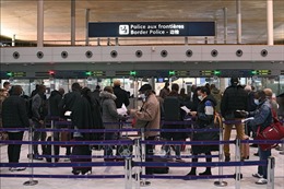 Pháp yêu cầu xét nghiệm bắt buộc đối với người nhập cảnh từ ngoài EU