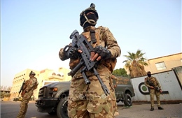 Các tay súng phá hoại tháp truyền tải điện ở miền Bắc Iraq