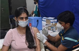 Ấn Độ lo ngại tâm lý tự mãn khiến nhiều người bỏ tiêm mũi vaccine thứ hai