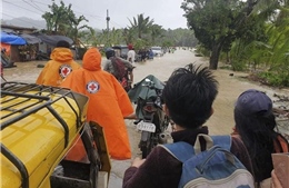 Philippines tìm kiếm nhiều ngư dân mất tích do bão Côn Sơn