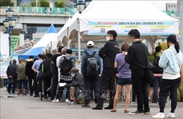 Hàn Quốc gia hạn 2 tuần các quy định giãn cách xã hội cứng rắn phòng dịch 