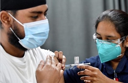 Australia đẩy nhanh kế hoạch tiêm mũi vaccine ngừa COVID-19 tăng cường 