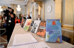 Các tác giả gốc Phi thống lĩnh các giải thưởng văn học trong năm 2021