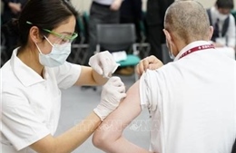 Nhật Bản rút ngắn thời gian chờ tiêm mũi vaccine tăng cường