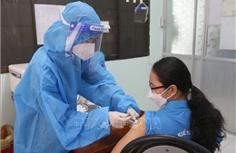 Việt Nam vượt nhiều nước trong khu vực về tốc độ tiêm chủng ngừa COVID-19 