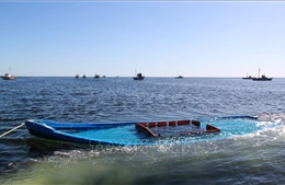 Thuyền chìm trước khi đến &#39;chân trời mới&#39;, nhiều người di cư Tunisia bỏ mạng trên biển