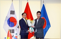 Bộ trưởng Bùi Thanh Sơn gặp gỡ cộng đồng người Việt tại Hàn Quốc