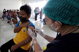 WHO khuyến khích Indonesia trở thành trung tâm sản xuất vaccine ngừa COVID-19