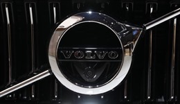 Hãng xe AB Volvo tạm dừng sản xuất tại Nga