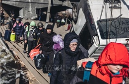 Hàng chục nghìn người sơ tán khỏi các thành phố của Ukraine