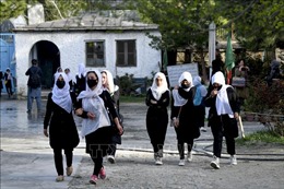 Taliban kéo dài lệnh đóng cửa các trường trung học cho nữ sinh