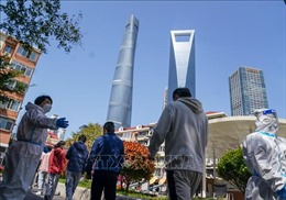 Thành phố Thượng Hải (Trung Quốc) hỗ trợ người dân thực hiện lệnh phong tỏa