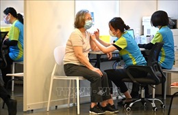 Hong Kong (Trung Quốc) tiêm mũi vaccine thứ 4 cho người trên 60 tuổi