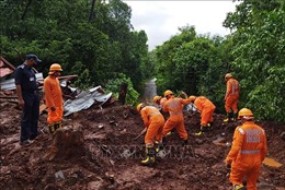 Lở đất nghiêm trọng vùi lấp hơn 60 người tại Ấn Độ
