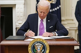 Tổng thống Mỹ ký sắc lệnh bảo vệ quyền đình chỉ thai của phụ nữ
