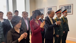 Đại sứ quán Việt Nam tại Pháp dâng hương tri ân các anh hùng liệt sĩ