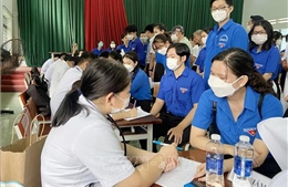 Hành trình Thầy thuốc trẻ chăm sóc thanh niên công nhân ở Đồng Nai