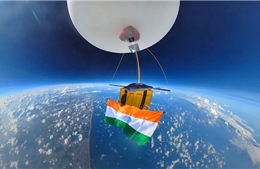 Ấn Độ: Treo quốc kỳ chào mừng Ngày Độc lập ở cách Trái Đất hơn 30 km