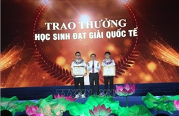 Nghệ An: Tuyên dương 140 học sinh đạt thành tích xuất sắc