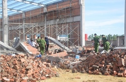 Khởi tố vụ án sập tường công trình ở Khu công nghiệp Nhơn Hòa