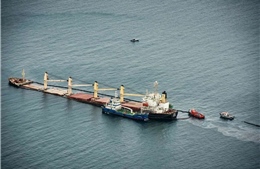 Rò rỉ dầu gây ô nhiễm vùng biển ngoài khơi Gibraltar