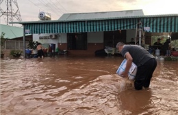 Bình Phước: Hỗ trợ di dời người dân ra khỏi vùng nguy hiểm do ảnh hưởng của mưa lũ