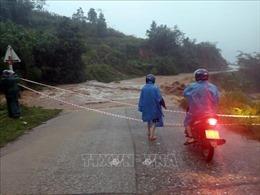 Hoàn lưu bão Noru gây mưa lớn ở Trung Bộ, ven biển Bắc Bộ và Hòa Bình