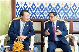 Thủ tướng Chính phủ Phạm Minh Chính gặp Tổng thống Hàn Quốc Yoon Suk-yeol 