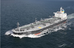 Một tàu chở dầu bị bắn trúng ở ngoài khơi Oman