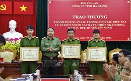 Khen thưởng lực lượng điều tra nhanh vụ án mạng trên đồi thông ở Hà Giang