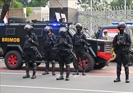 Vụ đánh bom khủng bố ở Indonesia: Số thương vong tăng, xác định được nghi phạm