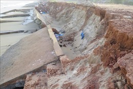 Hút cát gây sạt lở bờ biển, uy hiếp cuộc sống của nhiều người dân Bình Định