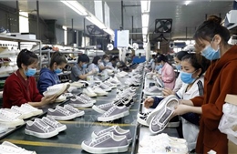 Bộ Ngoại giao họp đánh giá, hỗ trợ doanh nghiệp dệt may, da giày xuất khẩu