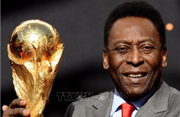 FIFA treo cờ rủ để tưởng nhớ &#39;Vua bóng đá&#39; Pele