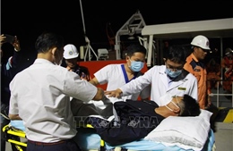 Khánh Hòa: Đưa một bệnh nhân người Trung Quốc vào bờ cấp cứu