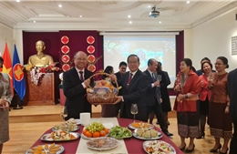 Đại sứ quán Lào tại Pháp chúc mừng Tết cổ truyền